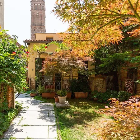 Al Campanile Madonna Dell'orto Апартаменты *