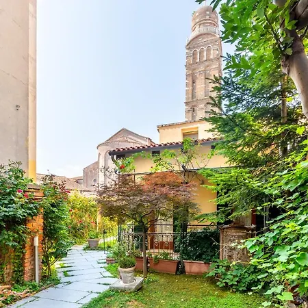Al Campanile Madonna Dell'orto Апартаменты
