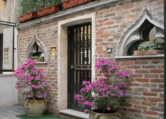 Al Campanile Madonna Dell'orto Lägenhet