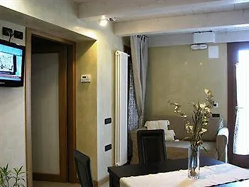 Al Campanile Madonna Dell'orto Lägenhet